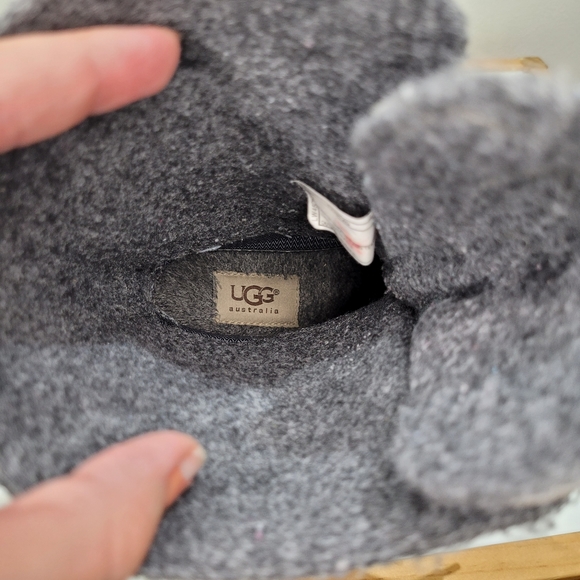UGG Winter Waterproof Leather Boots - Picture 13 of 16